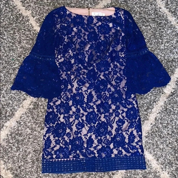 Eliza J Women's Lace Shift Dress with Bell Sleeves Size 4P - Picture 2 of 7